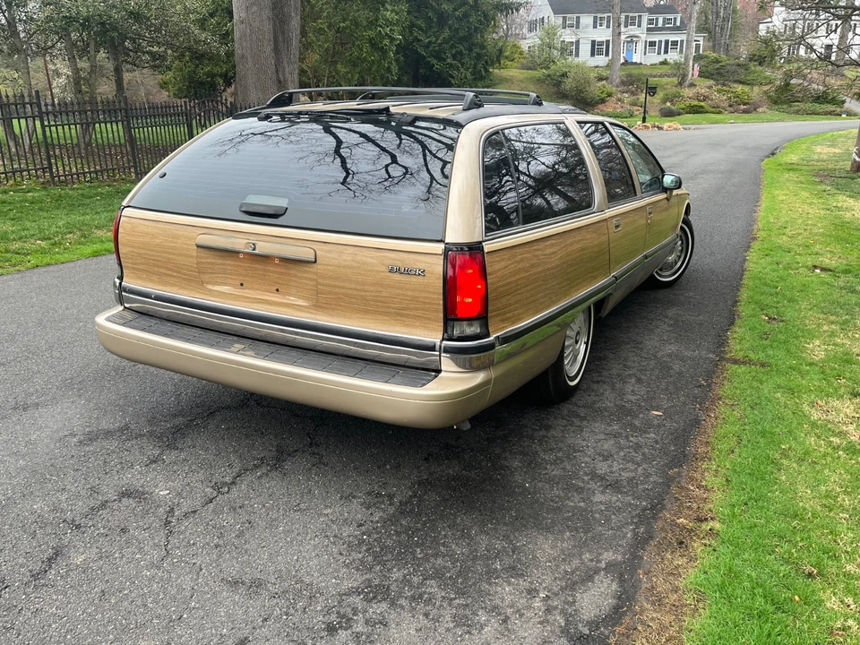 1994 Buick Roadmaster - Image 9 of 23