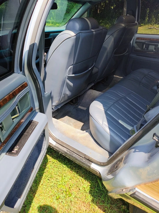 1994 Buick Roadmaster - Image 15 of 28