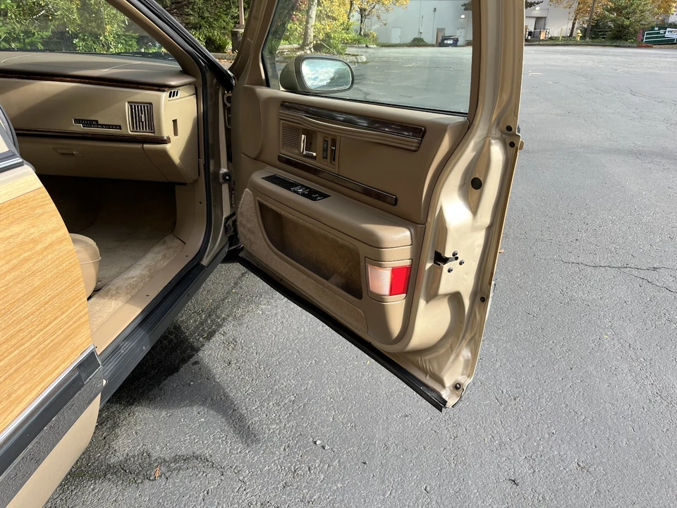 1994 Buick Roadmaster - Image 13 of 21