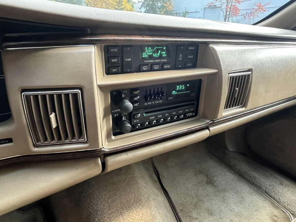 1994 Buick Roadmaster - Image 16 of 21