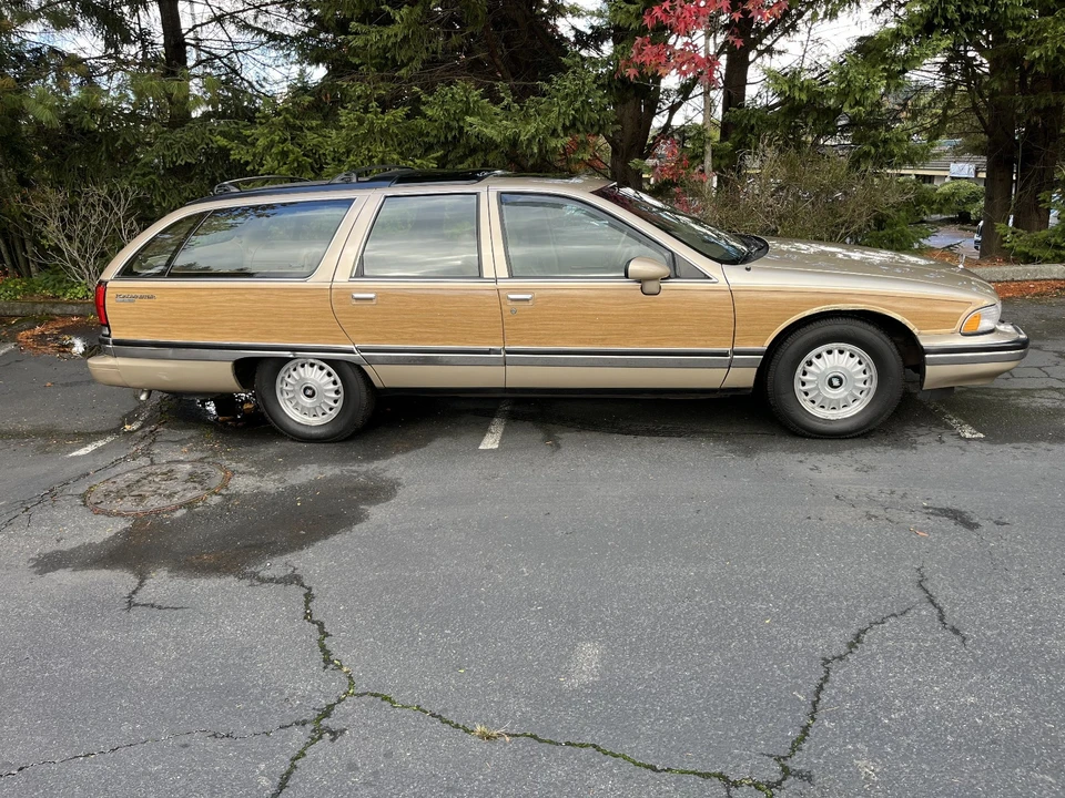 1994 Buick Roadmaster - Image 2 of 21