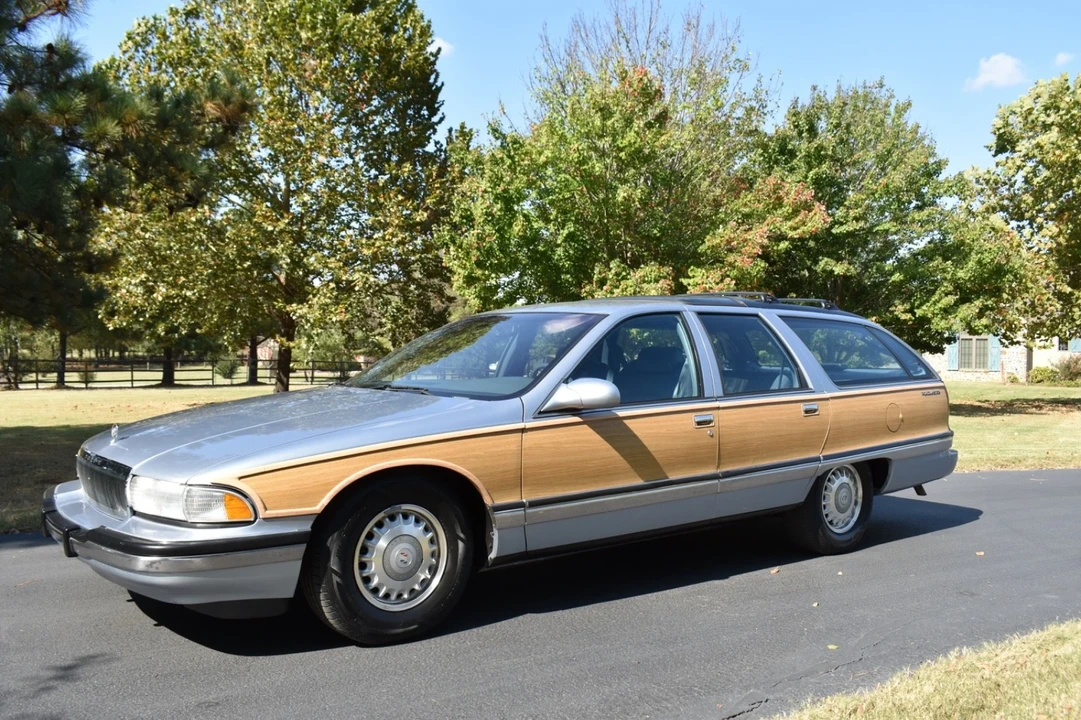 1994 Buick Roadmaster - Image 2 of 21