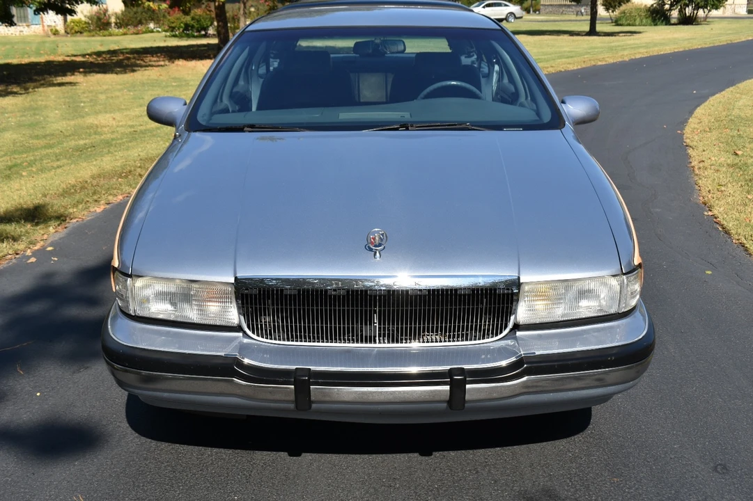 1994 Buick Roadmaster - Image 12 of 21