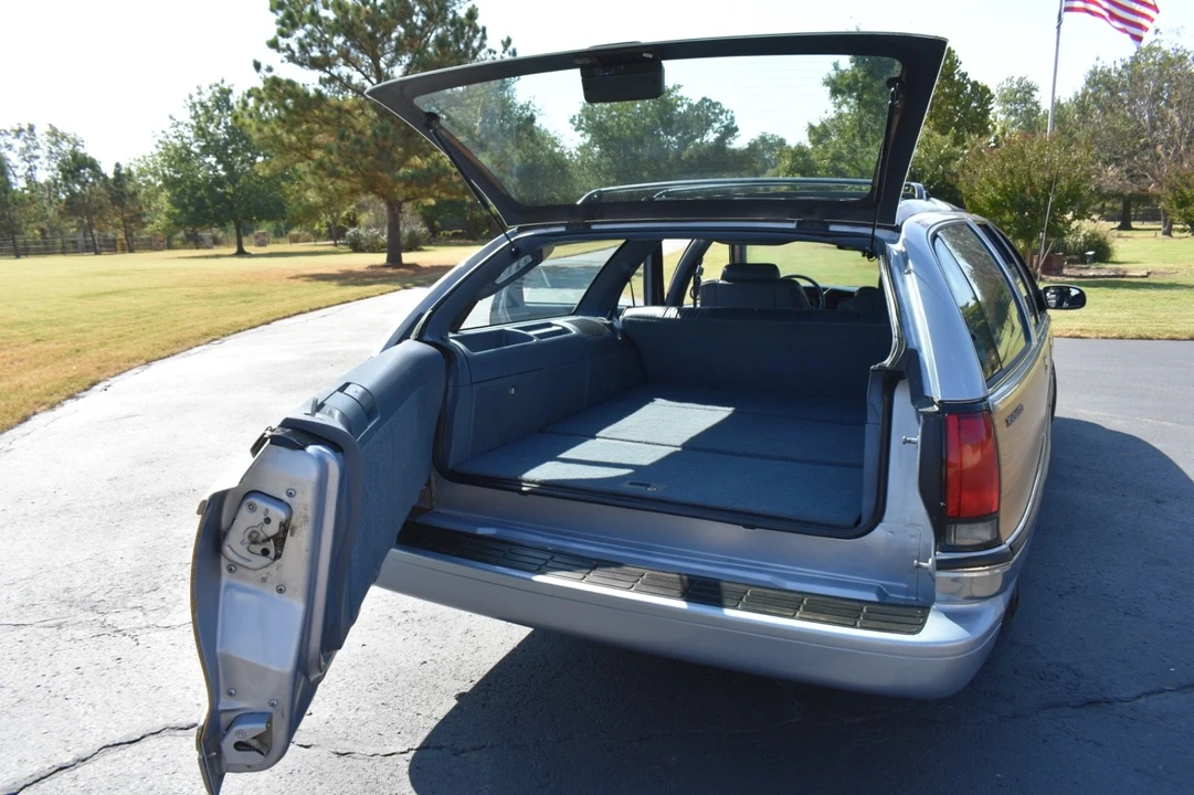 1994 Buick Roadmaster - Image 15 of 21