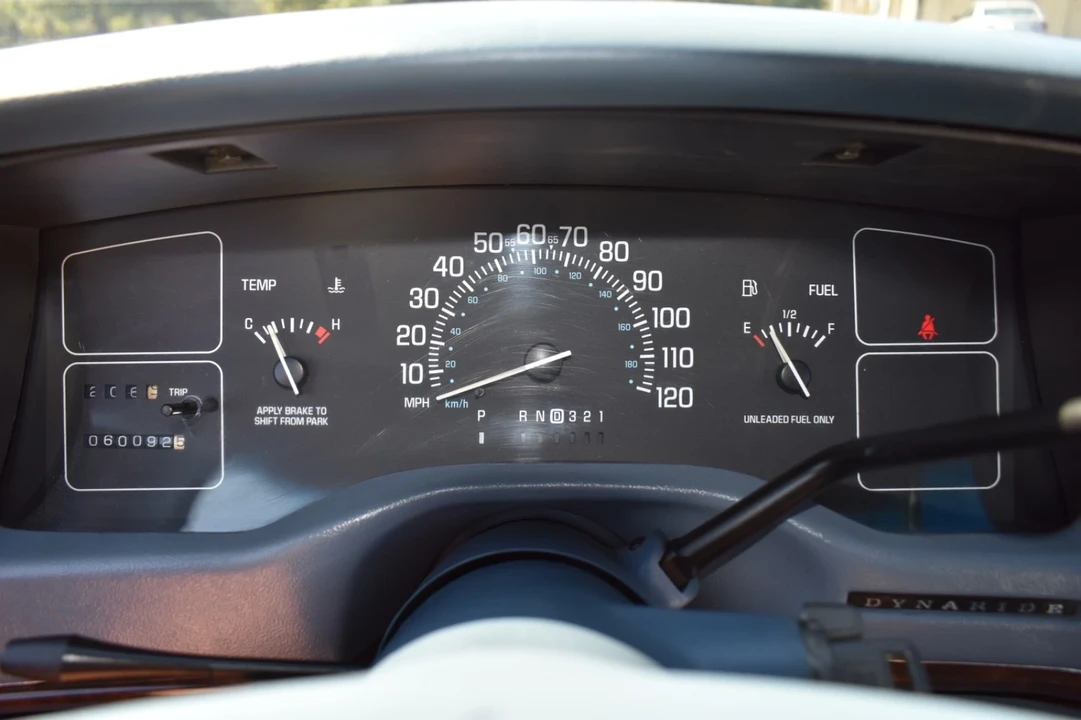 1994 Buick Roadmaster - Image 13 of 21