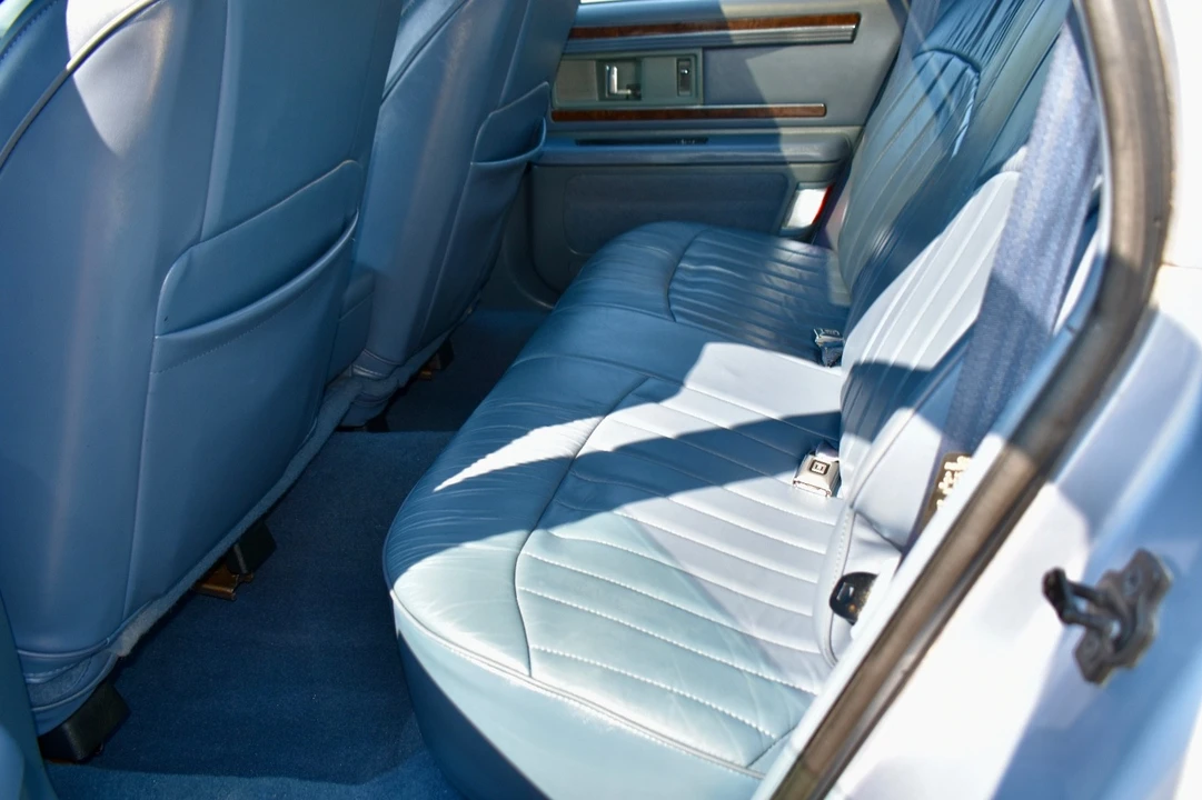 1994 Buick Roadmaster - Image 15 of 21