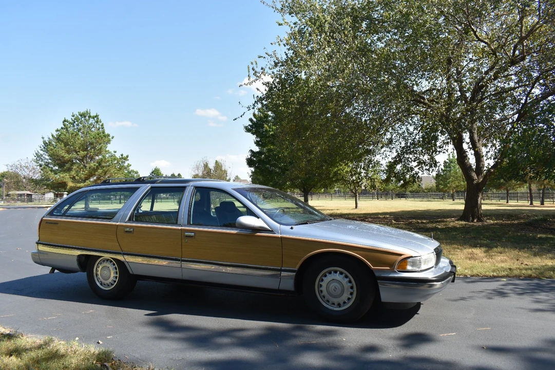 1994 Buick Roadmaster - Image 8 of 21