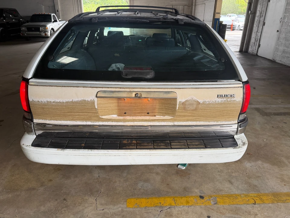 1994 Buick Roadmaster - Image 7 of 21