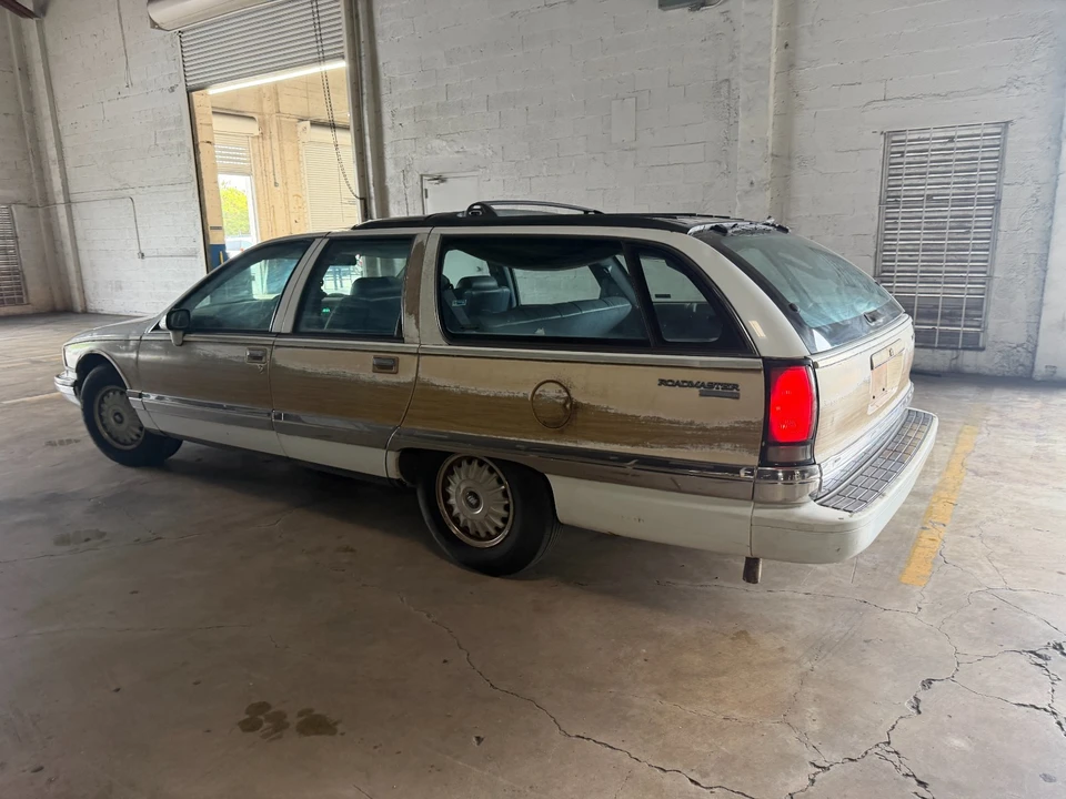 1994 Buick Roadmaster - Image 9 of 21