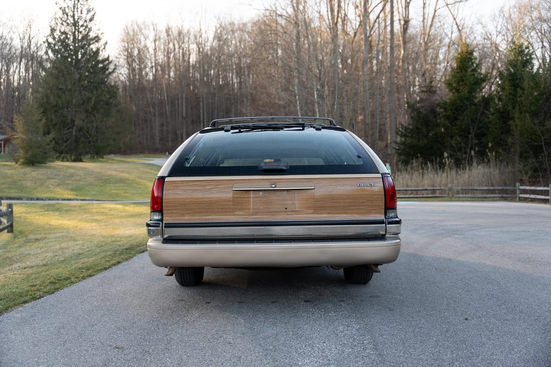 1994 Buick Roadmaster - Image 15 of 31