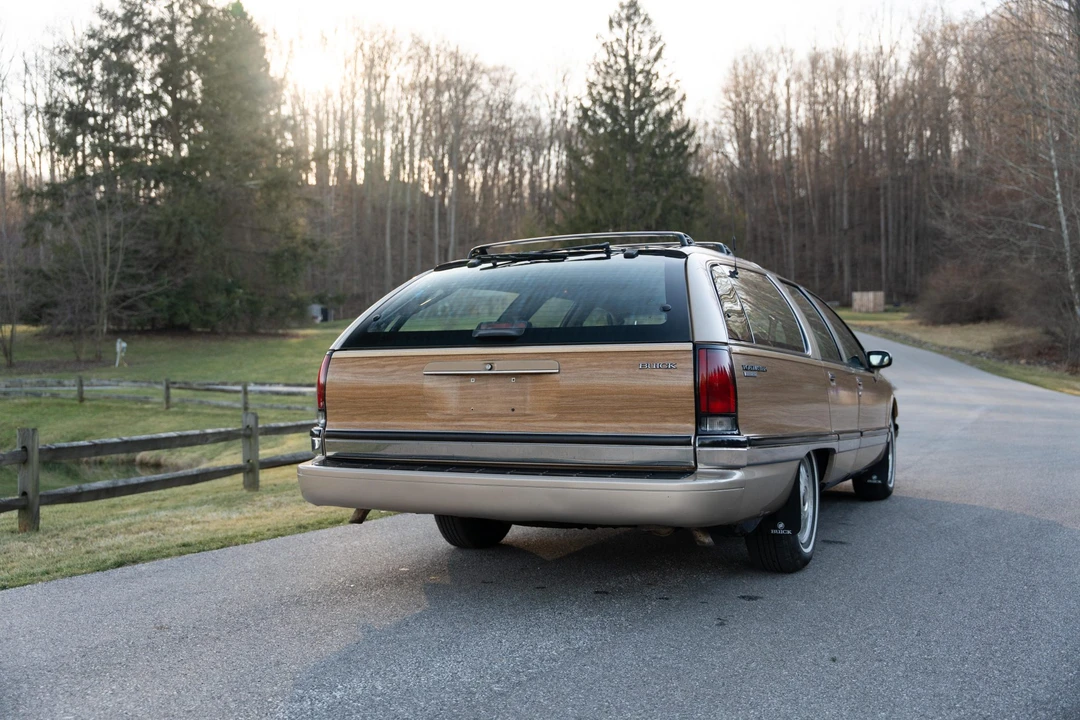 1994 Buick Roadmaster - Image 16 of 31