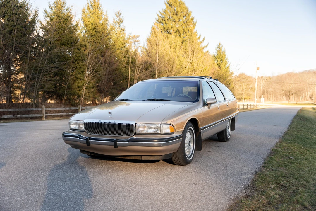 1994 Buick Roadmaster - Image 2 of 31