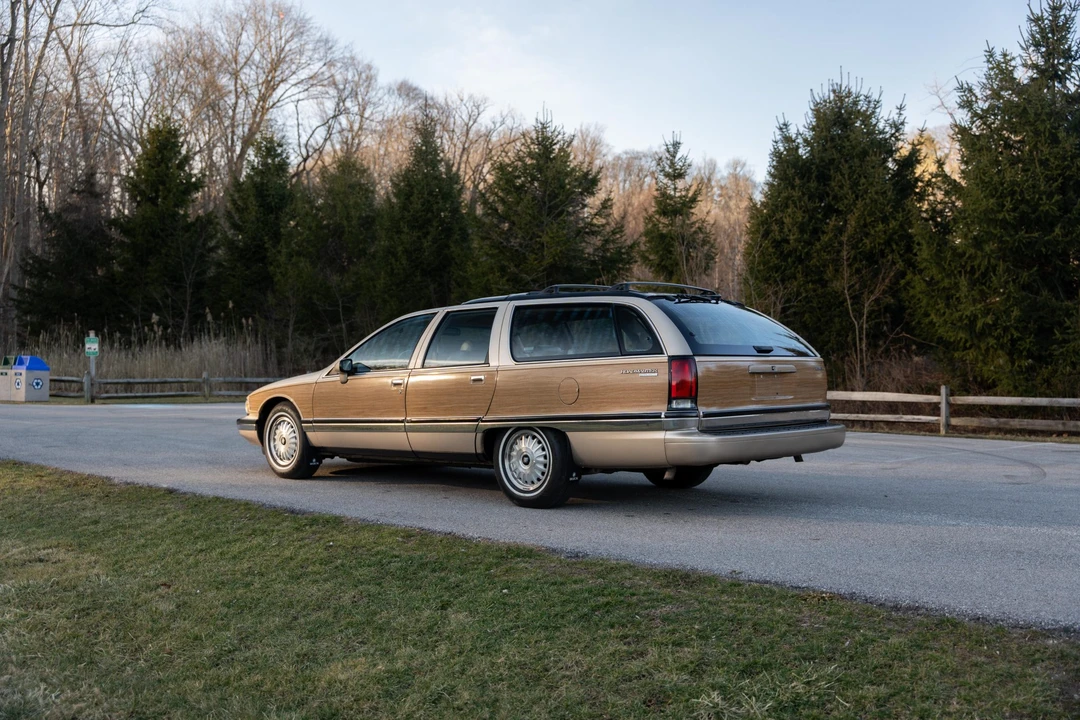 1994 Buick Roadmaster - Image 9 of 31