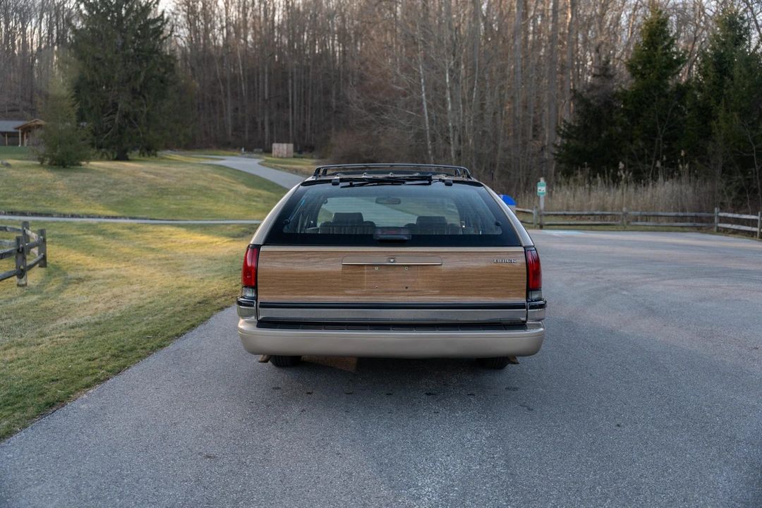 1994 Buick Roadmaster - Image 14 of 31