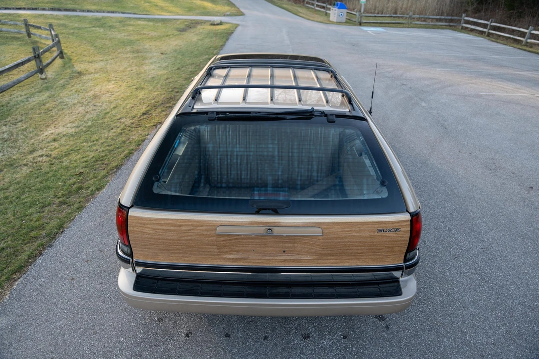 1994 Buick Roadmaster - Image 13 of 31