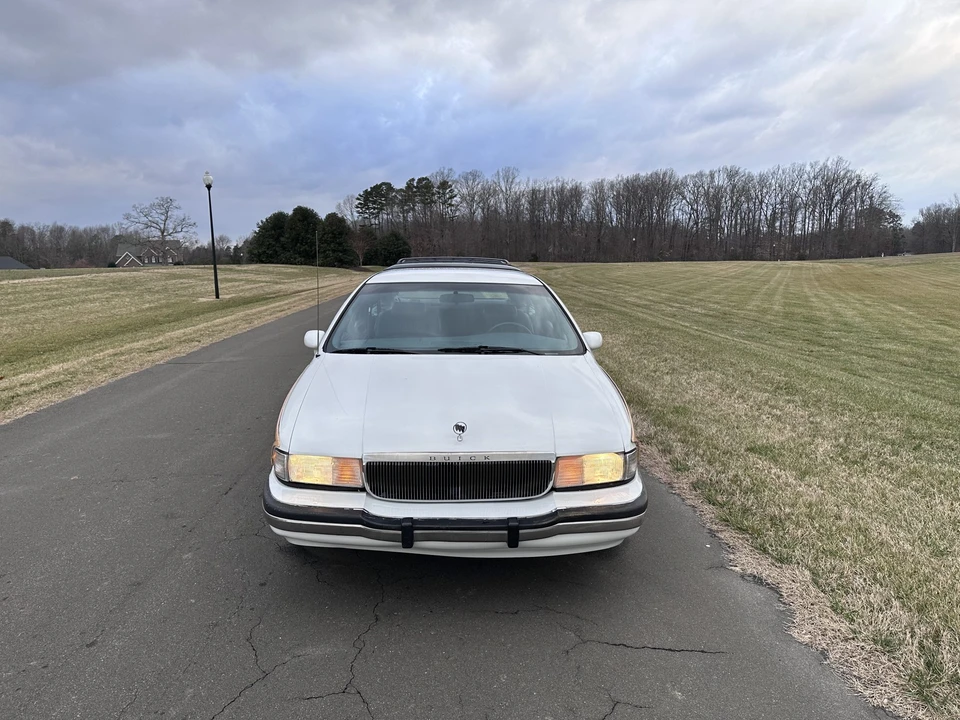 1994 Buick Roadmaster - Image 10 of 31