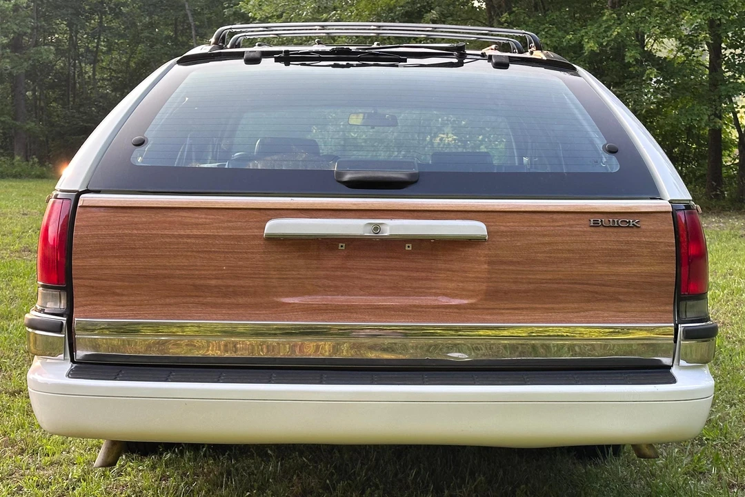 1994 Buick Roadmaster - Image 5 of 31