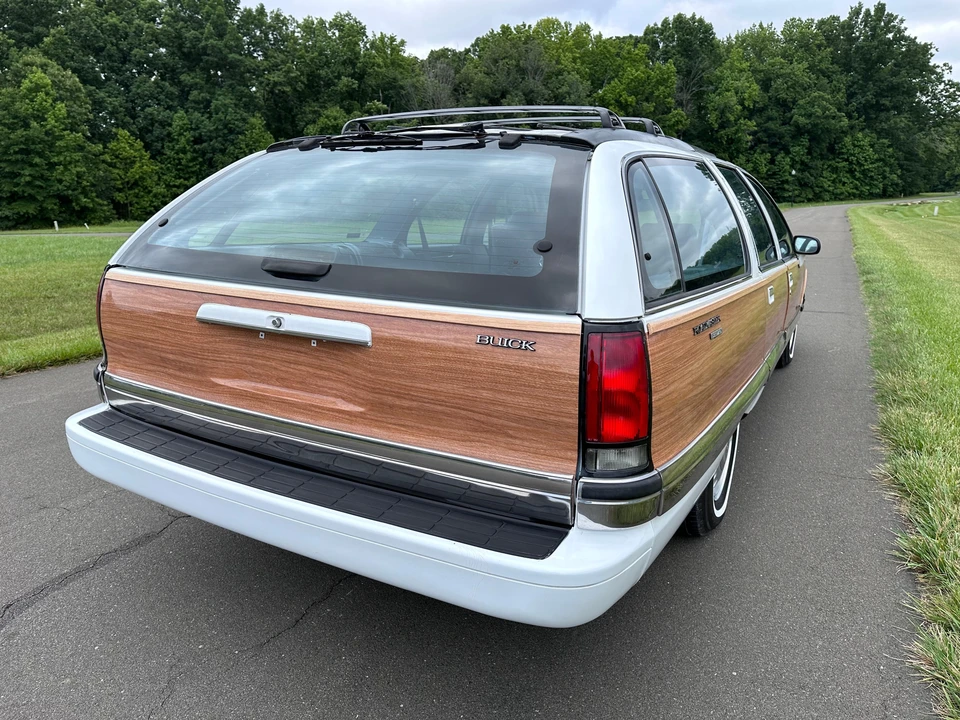 1994 Buick Roadmaster - Image 14 of 31