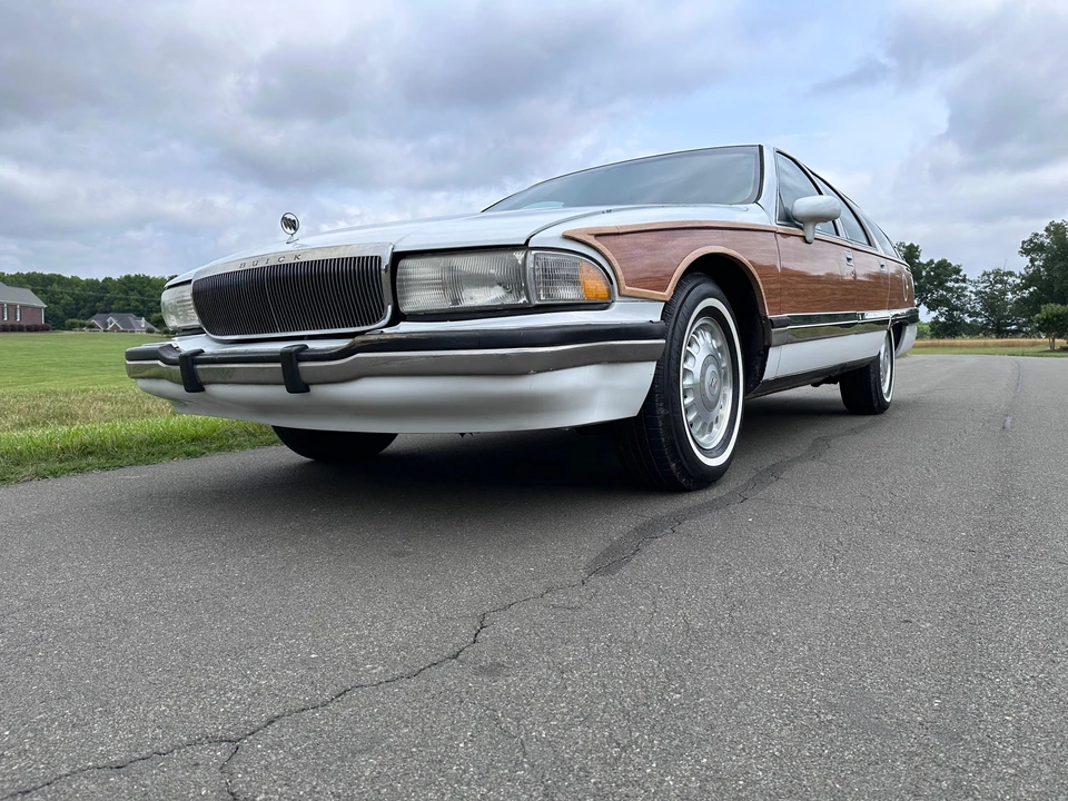 1994 Buick Roadmaster - Image 10 of 31
