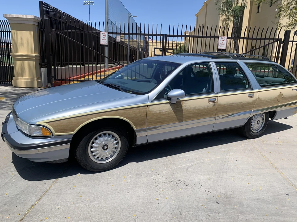 1994 Buick Roadmaster - Image 4 of 31