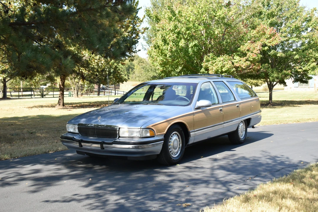 1994 Buick Roadmaster - Image 4 of 31