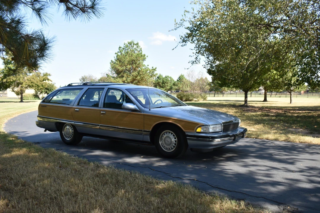1994 Buick Roadmaster - Image 9 of 31