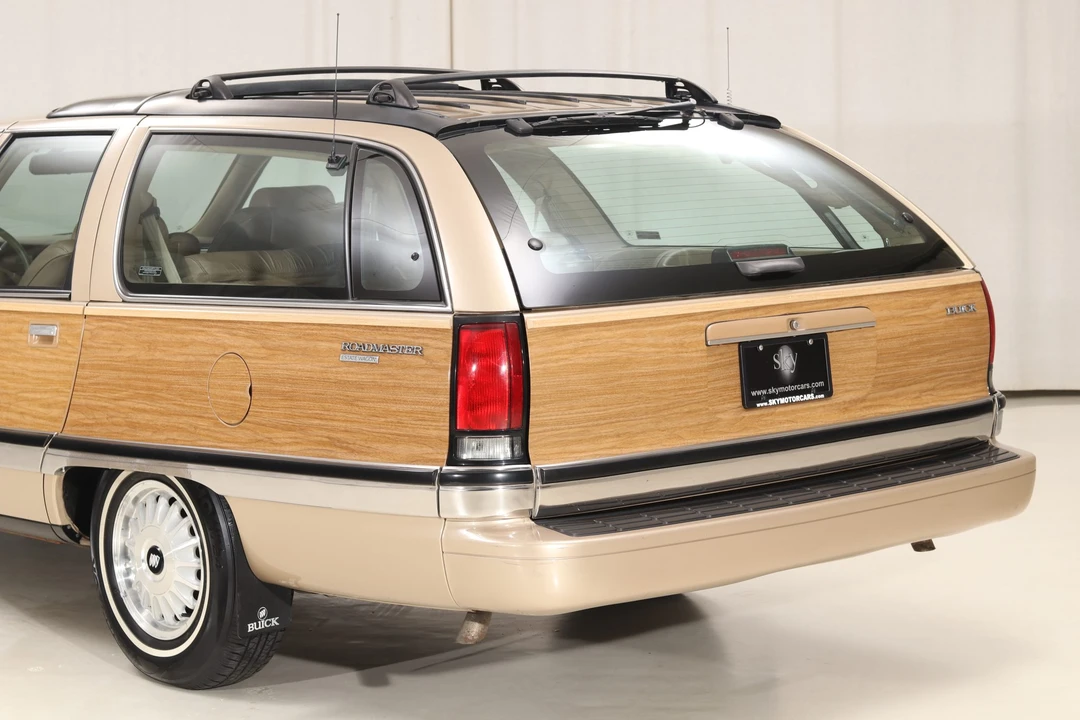 1994 Buick Roadmaster - Image 29 of 31