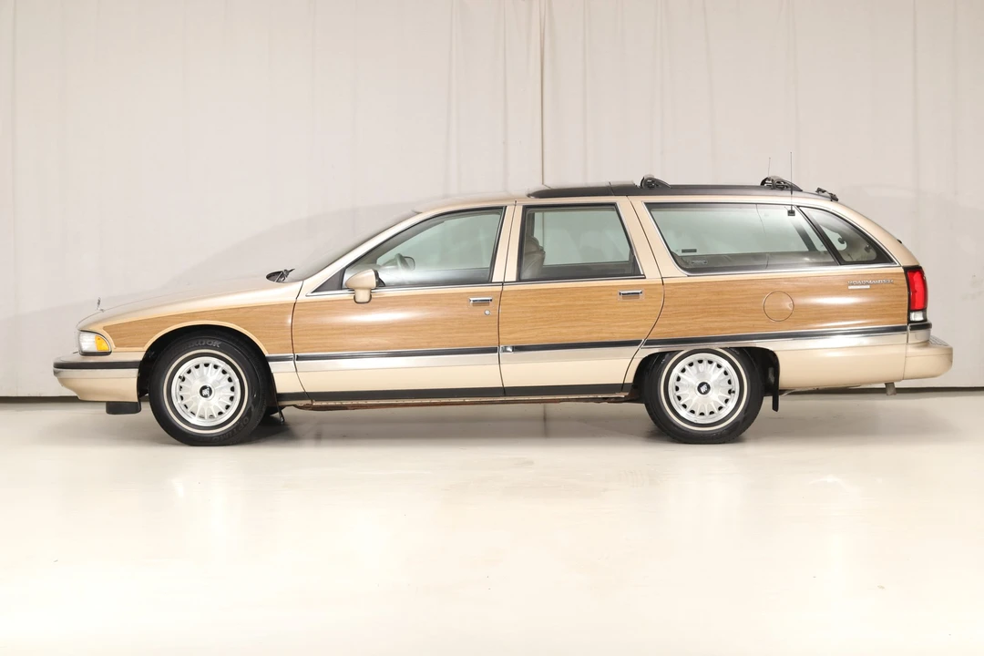 1994 Buick Roadmaster - Image 2 of 31