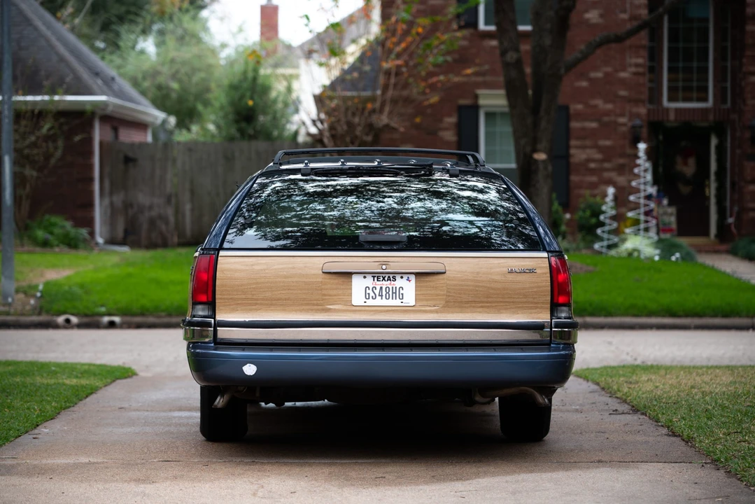 1994 Buick Roadmaster - Image 22 of 31
