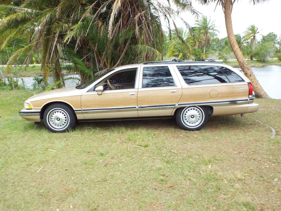 1994 Buick Roadmaster - Image 2 of 31