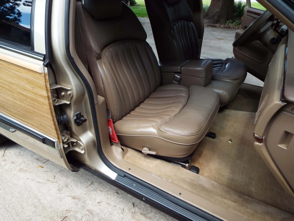 1994 Buick Roadmaster - Image 28 of 31