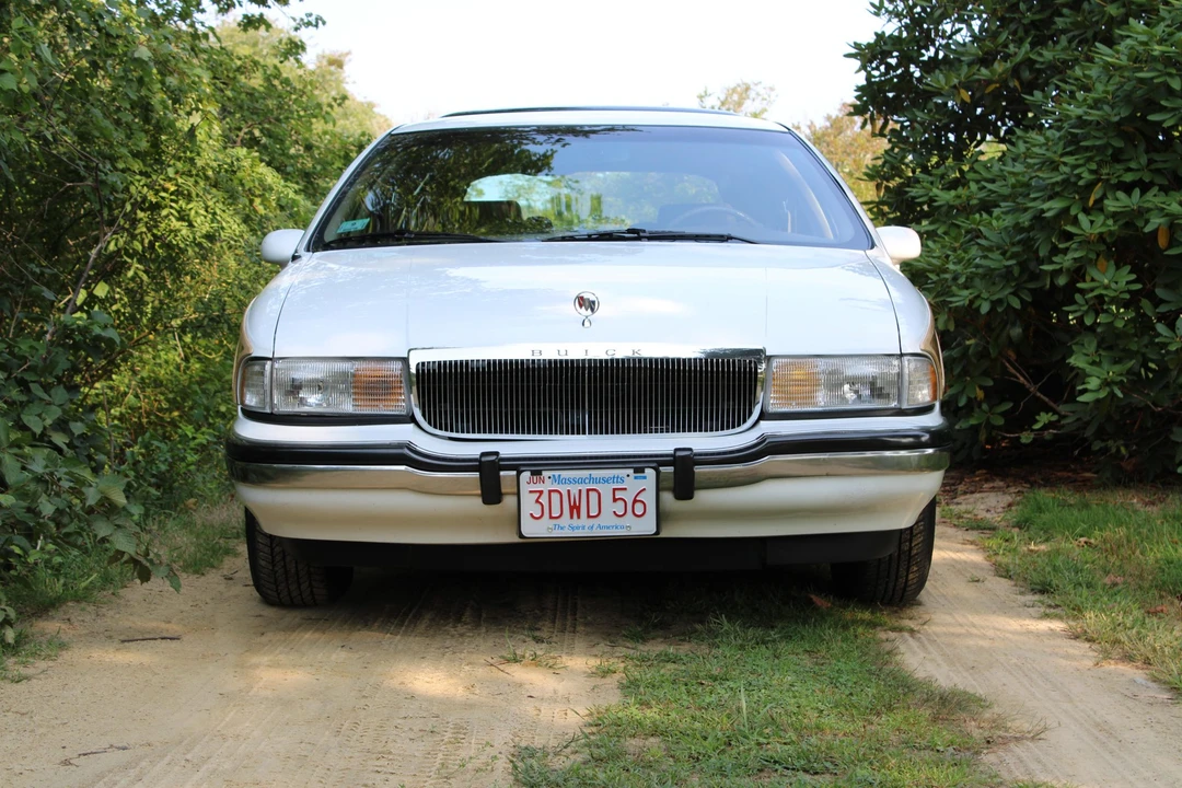 1994 Buick Roadmaster - Image 14 of 31