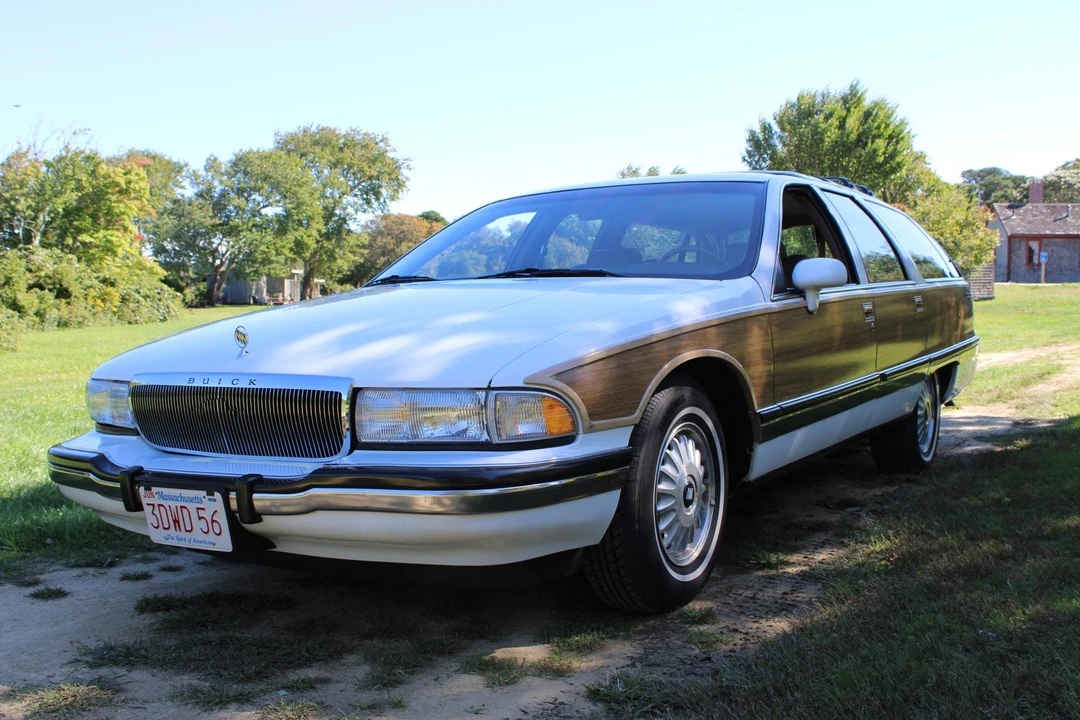 1994 Buick Roadmaster - Image 3 of 31