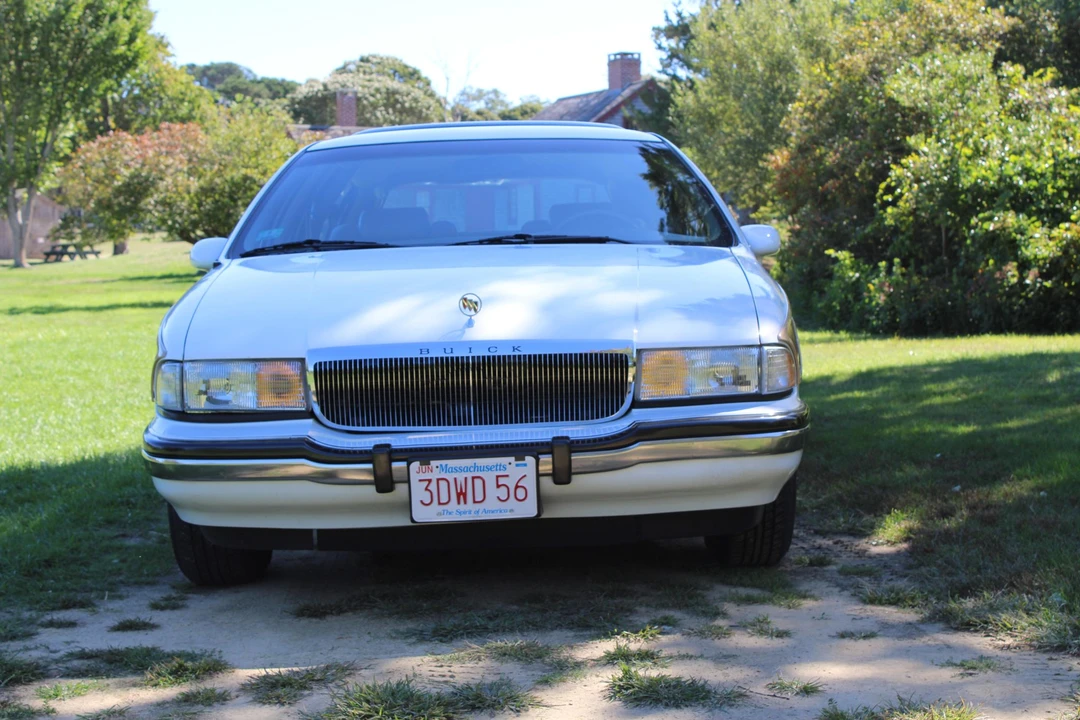 1994 Buick Roadmaster - Image 9 of 31