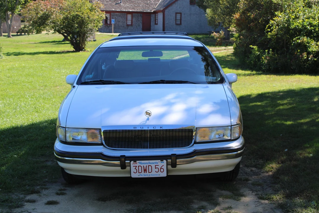 1994 Buick Roadmaster - Image 10 of 31