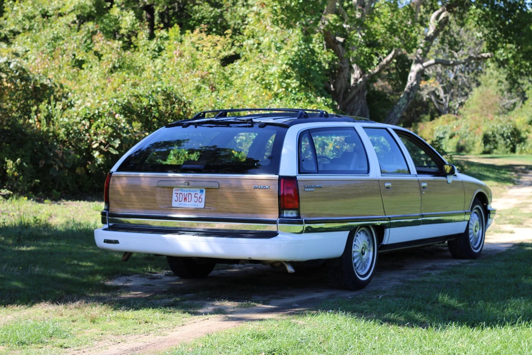 1994 Buick Roadmaster - Image 24 of 31