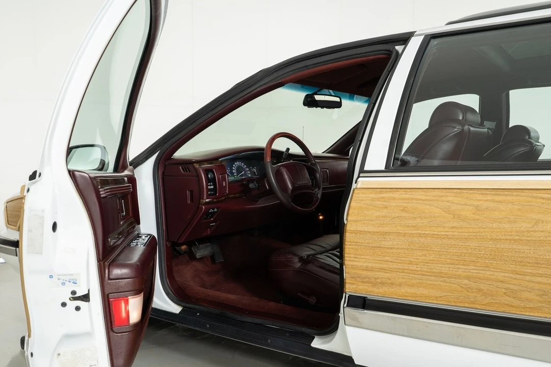 1994 Buick Roadmaster - Image 17 of 31