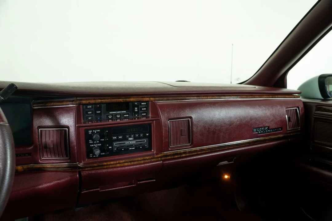 1994 Buick Roadmaster - Image 30 of 31