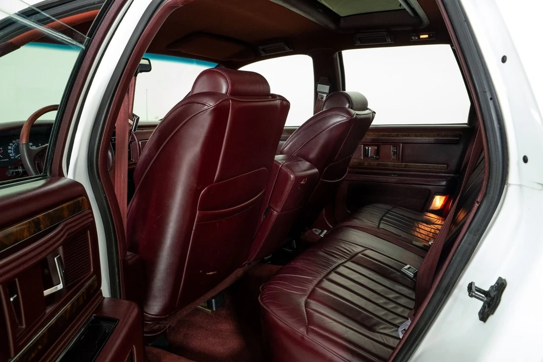 1994 Buick Roadmaster - Image 23 of 31