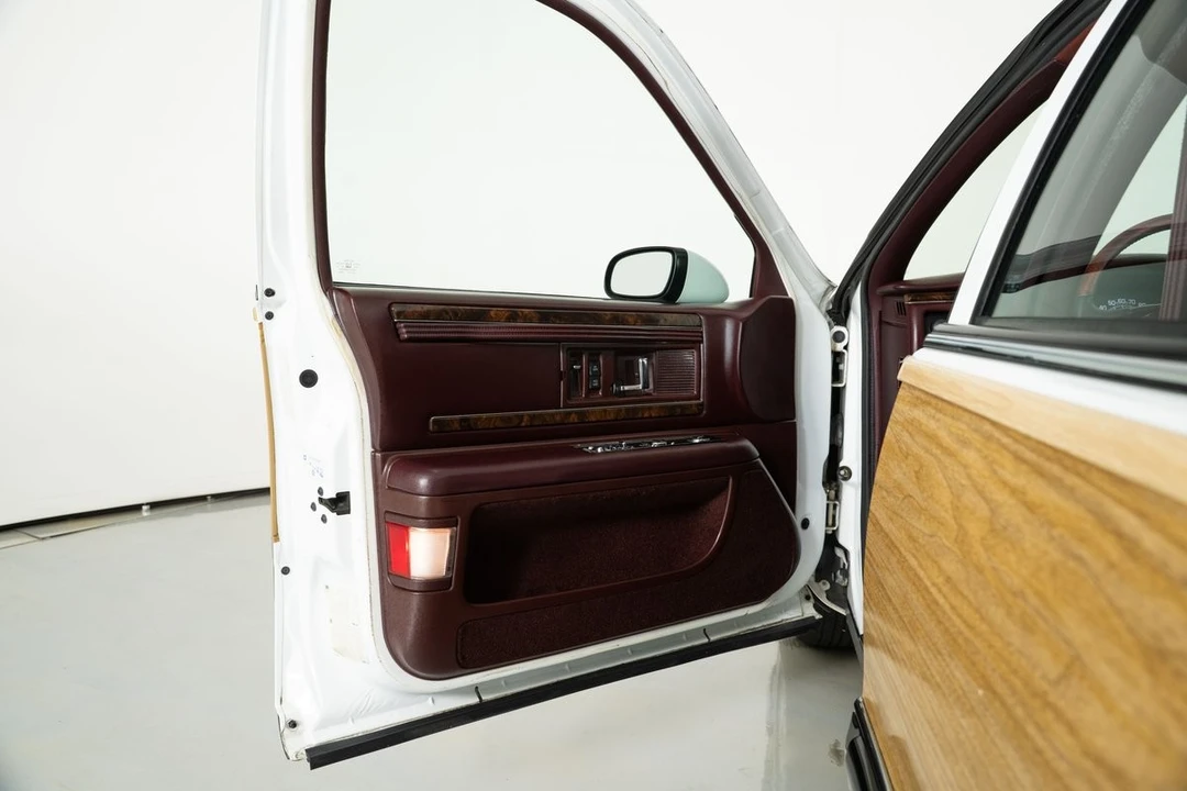 1994 Buick Roadmaster - Image 16 of 31