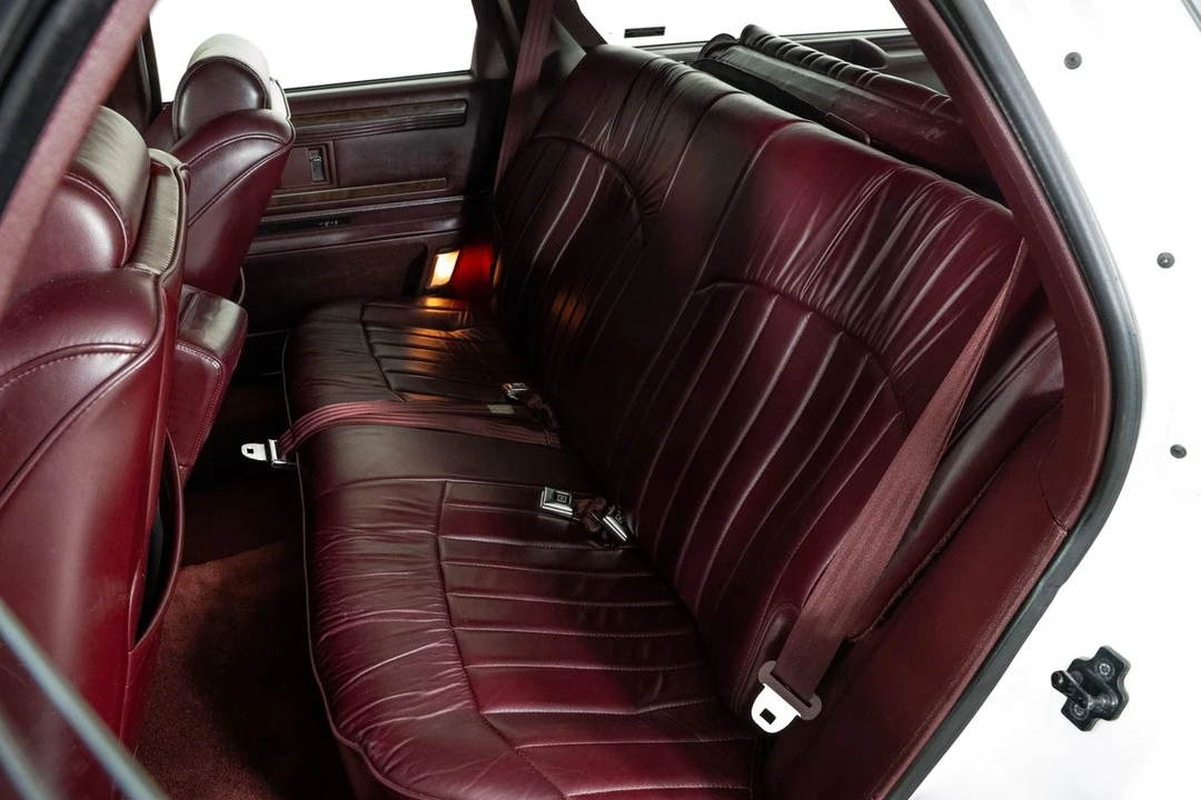 1994 Buick Roadmaster - Image 24 of 31