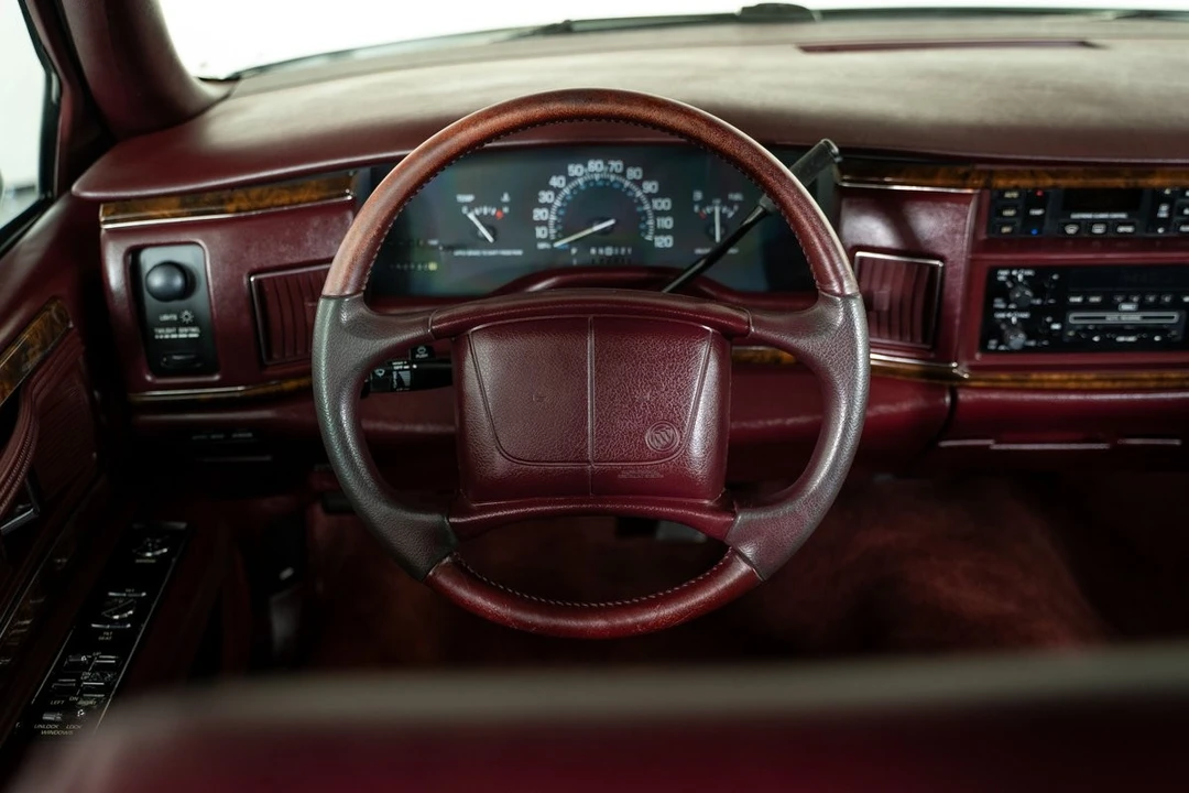 1994 Buick Roadmaster - Image 25 of 31