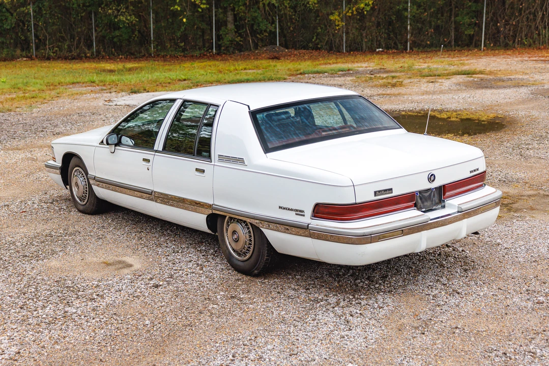 1994 Buick Roadmaster - Image 3 of 31
