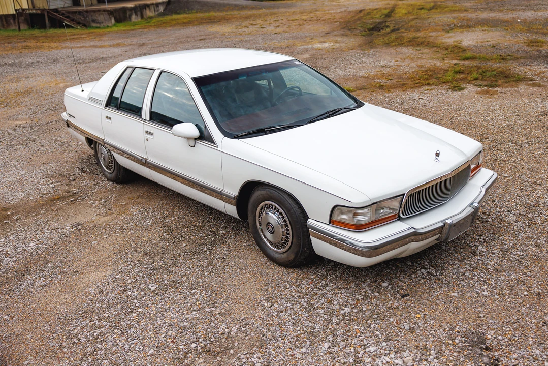 1994 Buick Roadmaster - Image 9 of 31