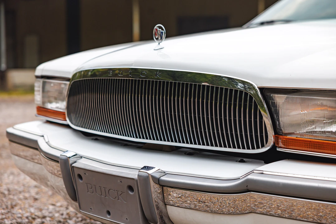 1994 Buick Roadmaster - Image 13 of 31
