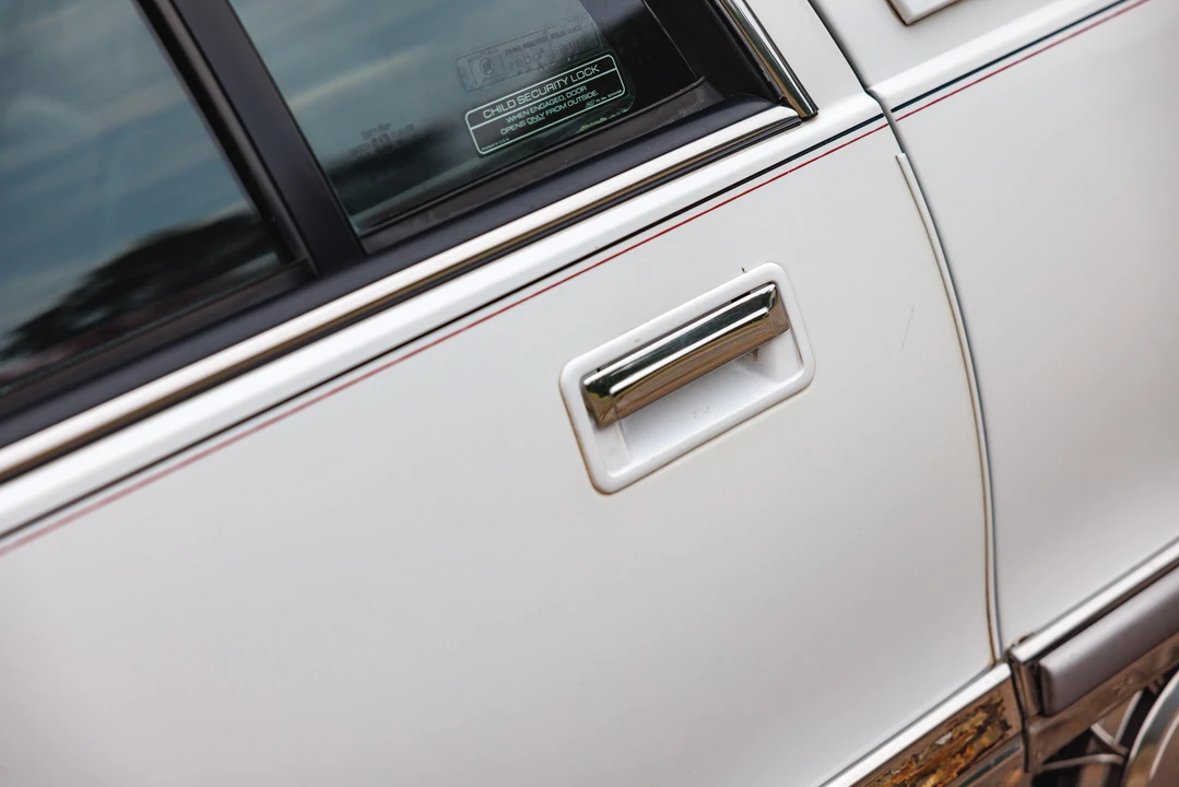 1994 Buick Roadmaster - Image 24 of 31