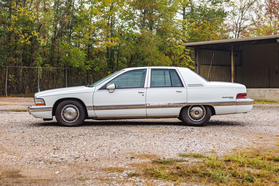 1994 Buick Roadmaster - Image 2 of 31