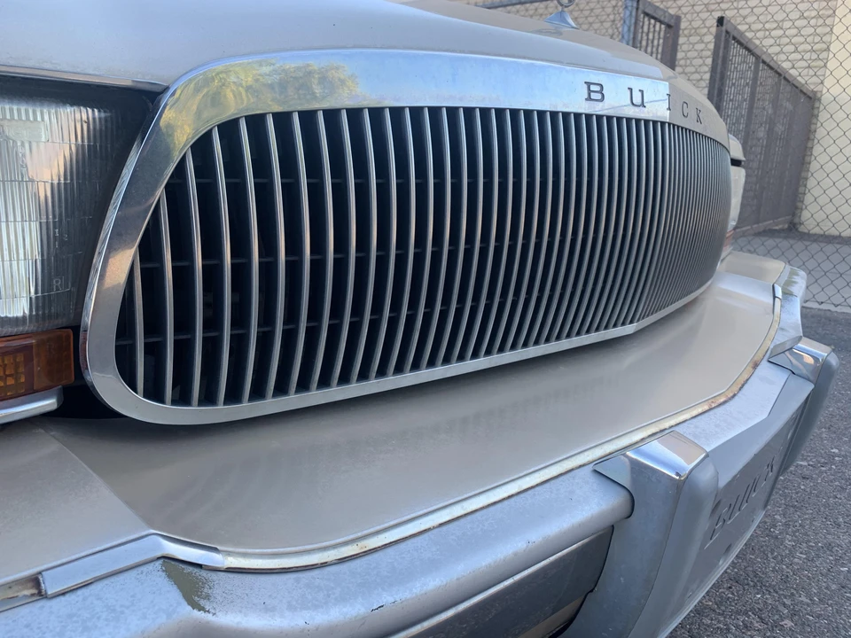 1994 Buick Roadmaster - Image 10 of 25