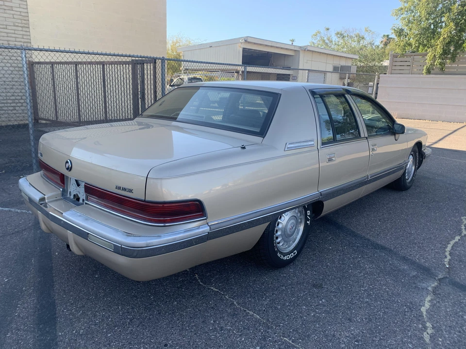 1994 Buick Roadmaster - Image 3 of 25