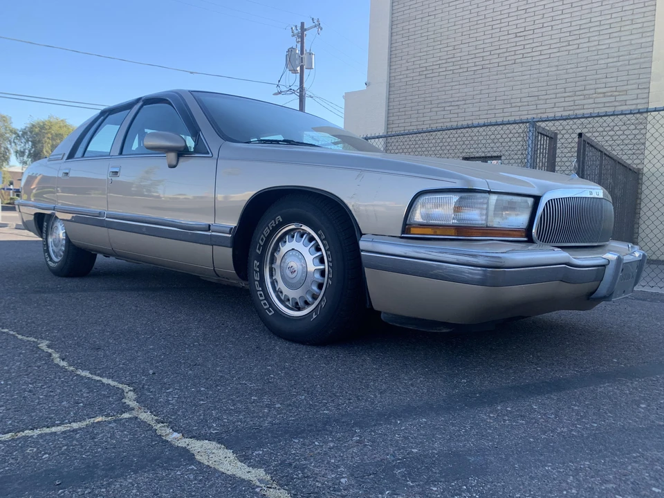 1994 Buick Roadmaster - Image 2 of 25